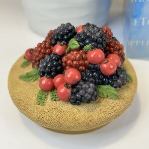 Vintage 2001 Mixed Berry 3” Candle Topper‎ Our America Gift, New In Box